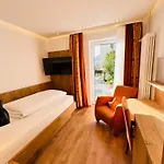 Ringhotel Siegfriedbrunnen 4* Grasellenbach
