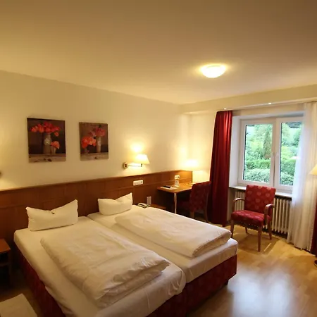 Ringhotel Siegfriedbrunnen 4*